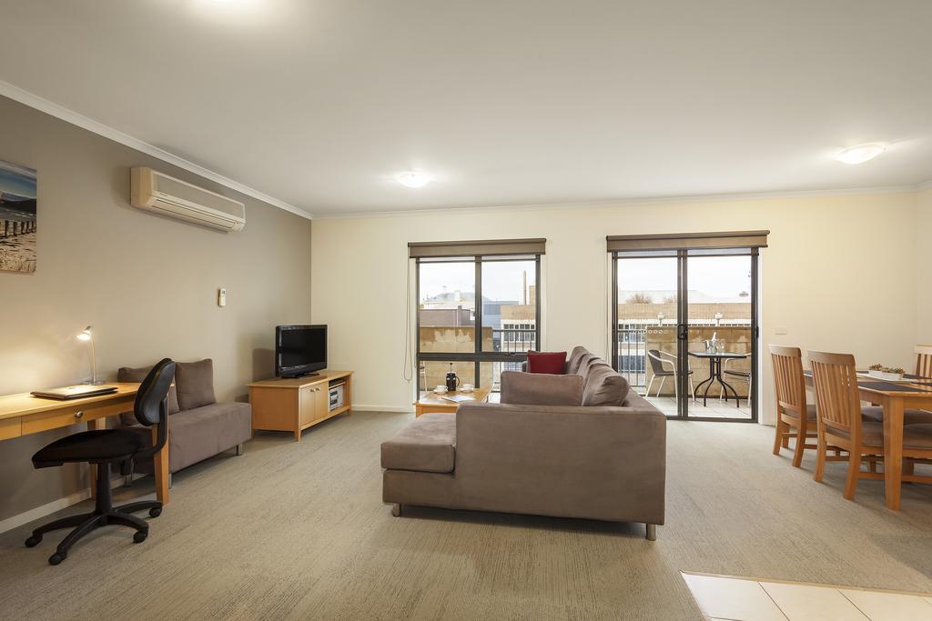 เควส์ วาร์นัมบูล Aparthotel วอร์นามบูล ภายนอก รูปภาพ